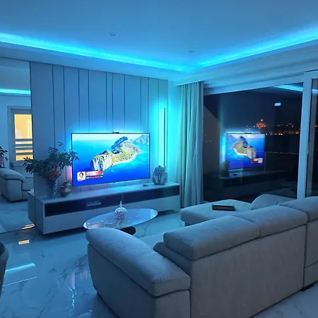 Apartment Luxury Living - Seafront Haven In - Malta *