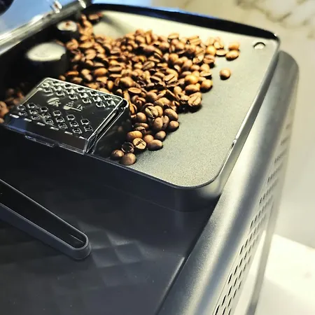 Luxury Living - Seafront Haven In - Malta Apartment *