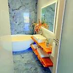 Luxury Living - Seafront Haven In - Malta Appartamento
