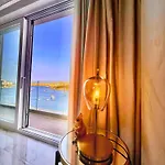 Luxury Living - Seafront Haven In - Malta