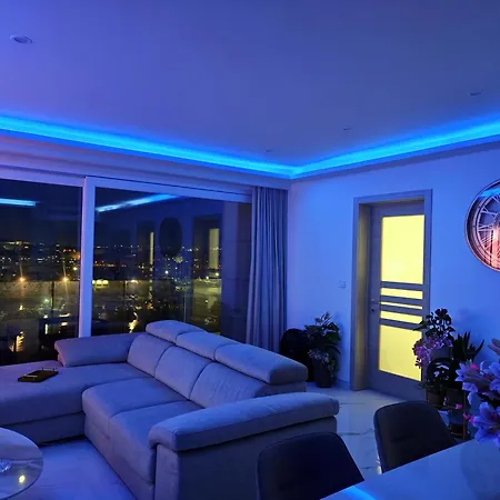 Luxury Living - Seafront Haven In - Malta *