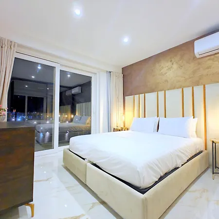 Luxury Living - Seafront Haven In - Malta Lägenhet