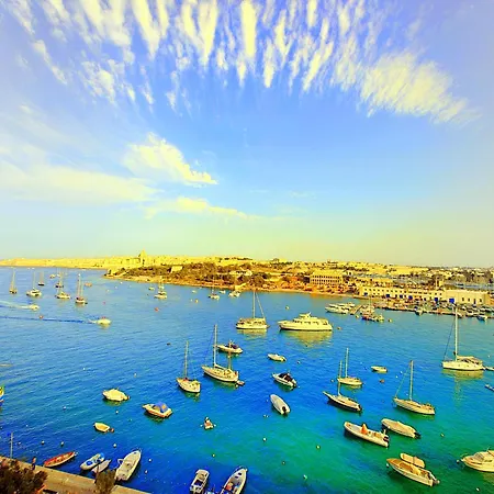 Luxury Living - Seafront Haven In - Malta *