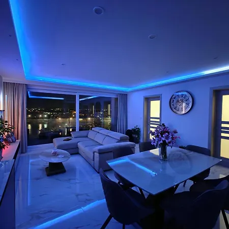 Luxury Living - Seafront Haven In - Malta Lägenhet