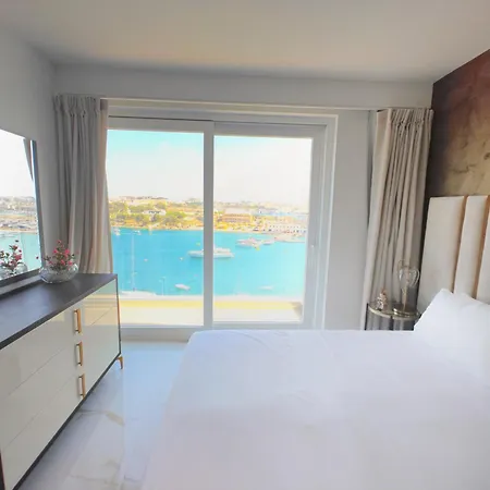Luxury Living - Seafront Haven In - Malta *