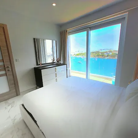 Luxury Living - Seafront Haven In - Malta Lägenhet