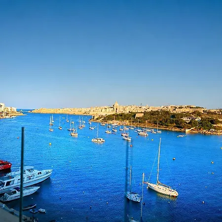 Luxury Living - Seafront Haven In - Malta *