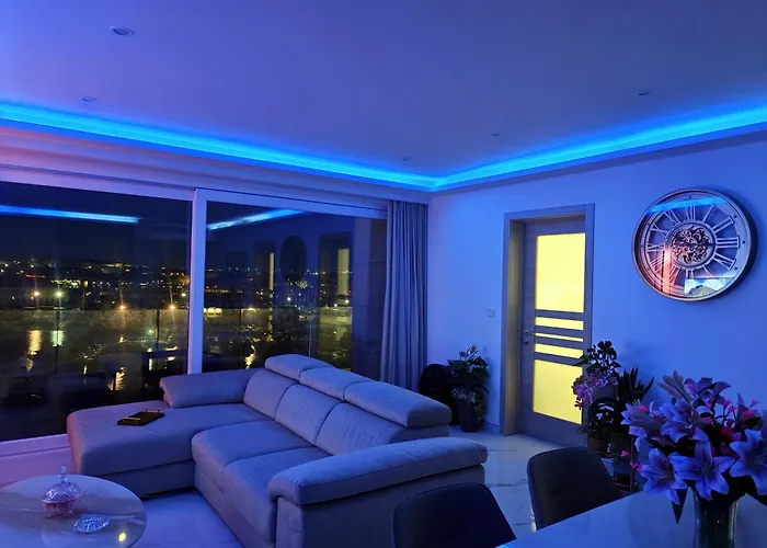 Luxury Living - Seafront Haven In - Malta *