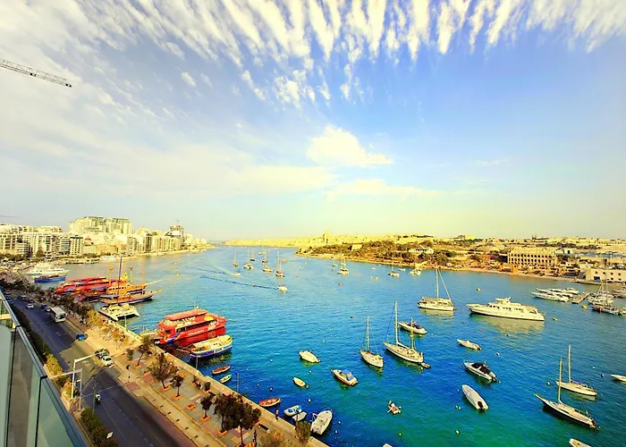 Luxury Living - Seafront Haven In - Malta * 斯利马