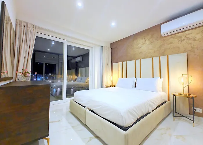 Luxury Living - Seafront Haven In - Malta 公寓