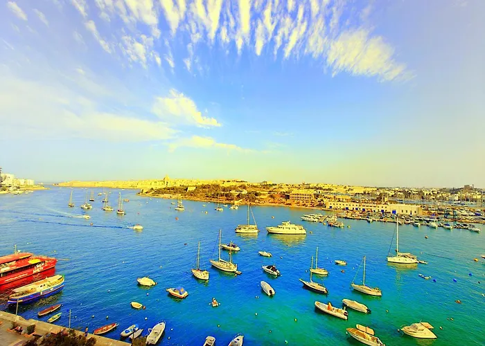 Luxury Living - Seafront Haven In - Malta *