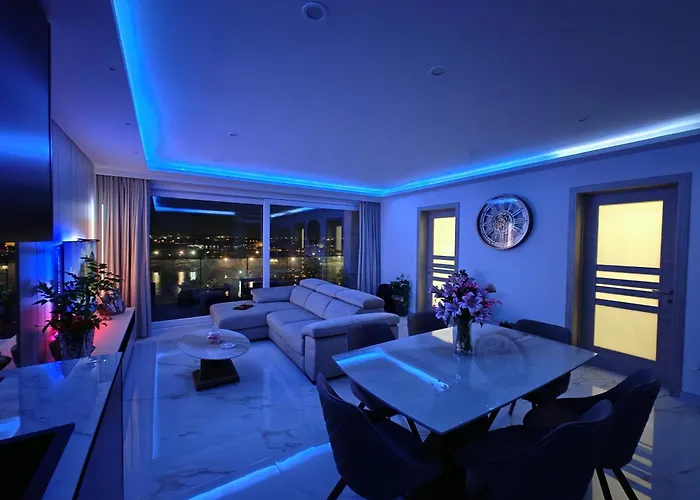 Luxury Living - Seafront Haven In - Malta 公寓