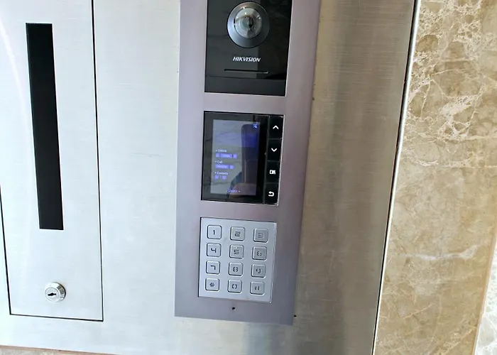 Luxury Living - Seafront Haven In - Malta *