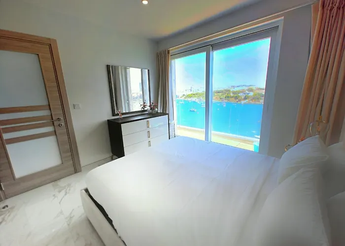 Luxury Living - Seafront Haven In - Malta 公寓